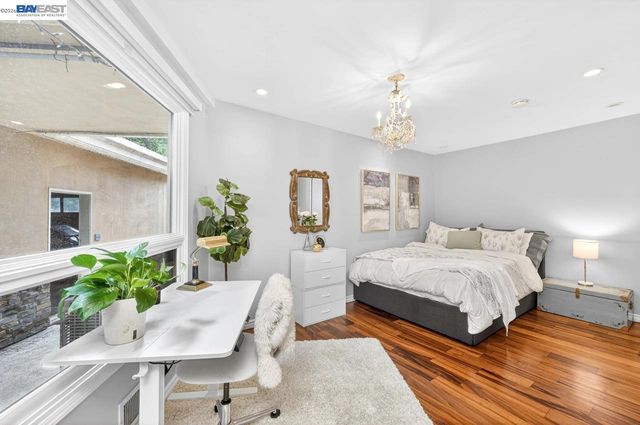 35655 Palomares Rd, Castro Valley, CA 94552