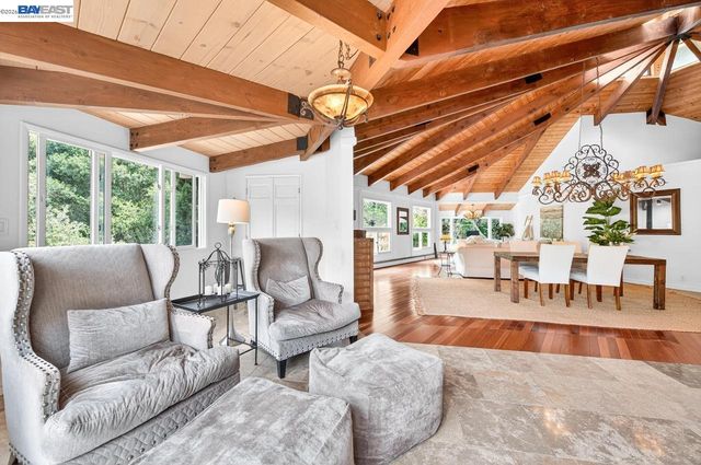 35655 Palomares Rd, Castro Valley, CA 94552