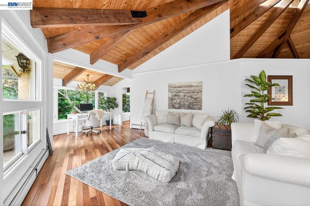 35655 Palomares Rd, Castro Valley, CA 94552