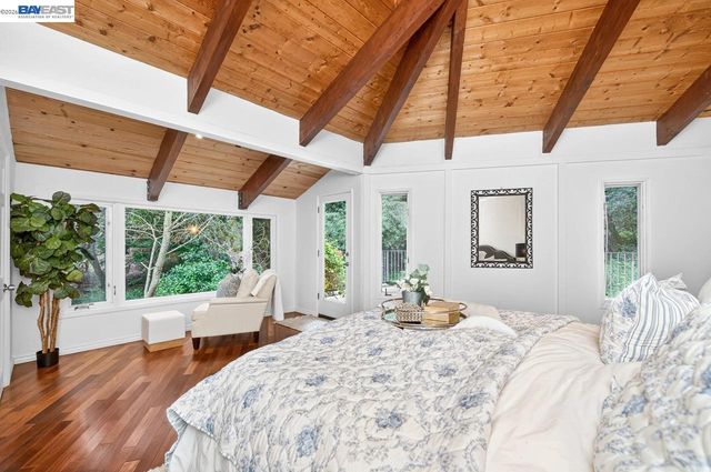 35655 Palomares Rd, Castro Valley, CA 94552