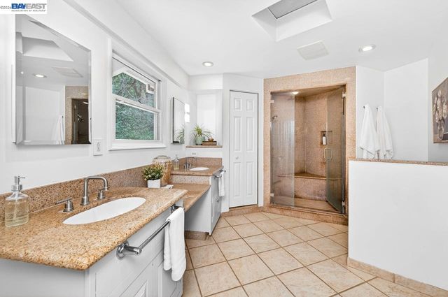 35655 Palomares Rd, Castro Valley, CA 94552