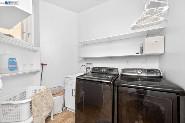 35655 Palomares Rd, Castro Valley, CA 94552