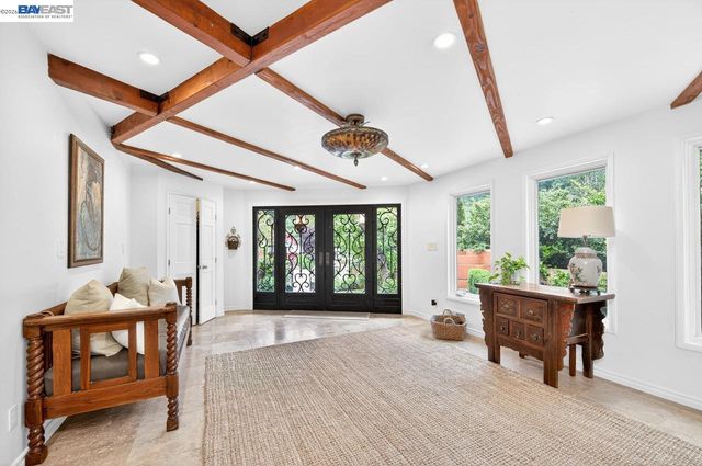 35655 Palomares Rd, Castro Valley, CA 94552