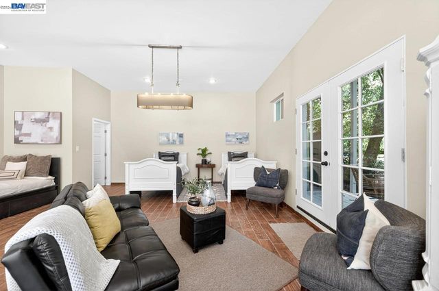 35655 Palomares Rd, Castro Valley, CA 94552