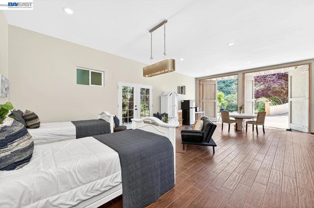 35655 Palomares Rd, Castro Valley, CA 94552