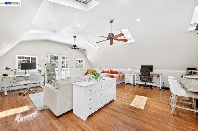 35655 Palomares Rd, Castro Valley, CA 94552