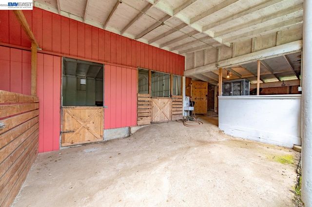 35655 Palomares Rd, Castro Valley, CA 94552