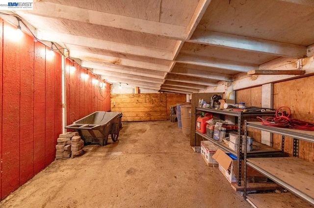 35655 Palomares Rd, Castro Valley, CA 94552