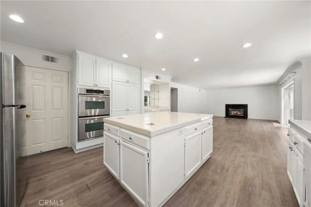 914 Sterling Oaks Court, Oak Park, CA 91377