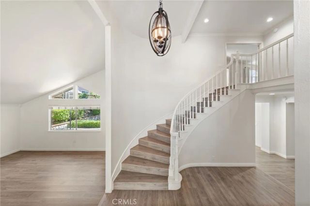 914 Sterling Oaks Court, Oak Park, CA 91377