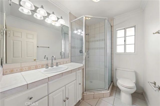 914 Sterling Oaks Court, Oak Park, CA 91377