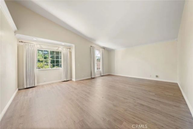 914 Sterling Oaks Court, Oak Park, CA 91377