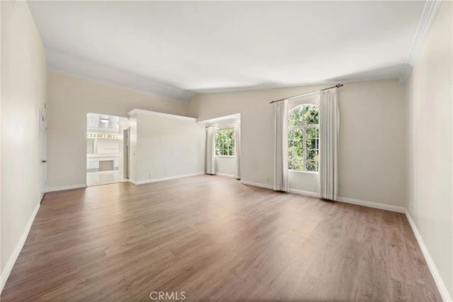 914 Sterling Oaks Court, Oak Park, CA 91377