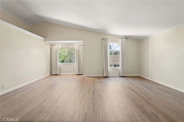 914 Sterling Oaks Court, Oak Park, CA 91377