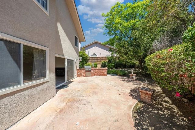914 Sterling Oaks Court, Oak Park, CA 91377