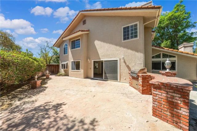 914 Sterling Oaks Court, Oak Park, CA 91377