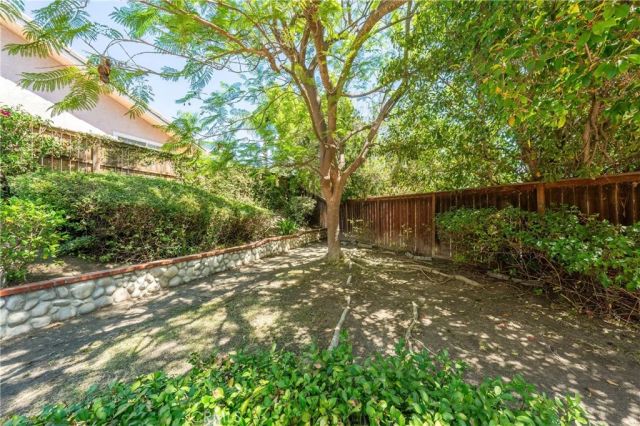 914 Sterling Oaks Court, Oak Park, CA 91377