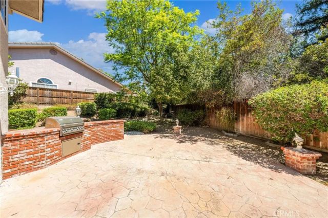 914 Sterling Oaks Court, Oak Park, CA 91377