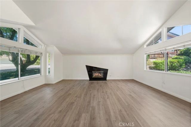 914 Sterling Oaks Court, Oak Park, CA 91377