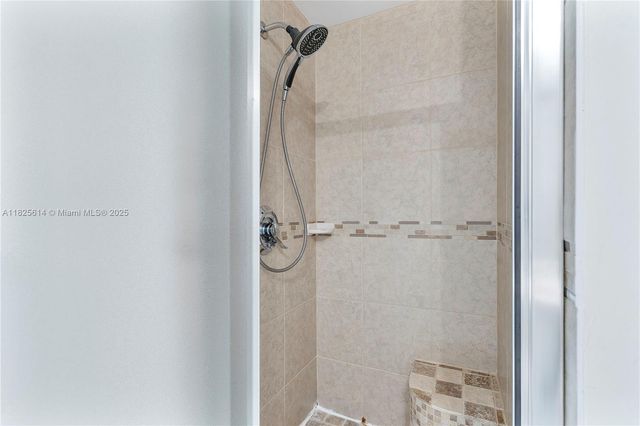 2998 E Sunrise Lakes Dr 215, Sunrise, FL 33322