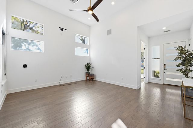 904 Catalpa ST B, Austin, TX 78702