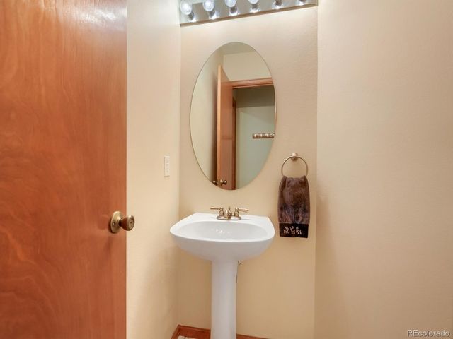 9943 Deer Creek Street, Highlands Ranch, CO 80129