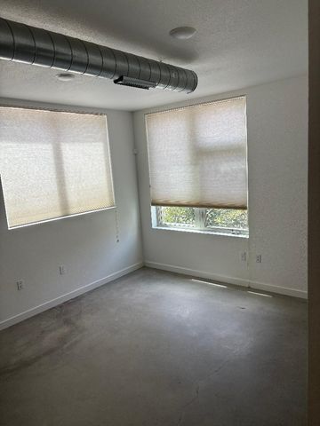 327 Platinum Street SW, Albuquerque, NM 87102