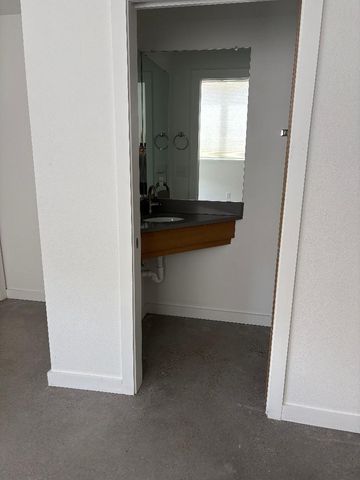 327 Platinum Street SW, Albuquerque, NM 87102