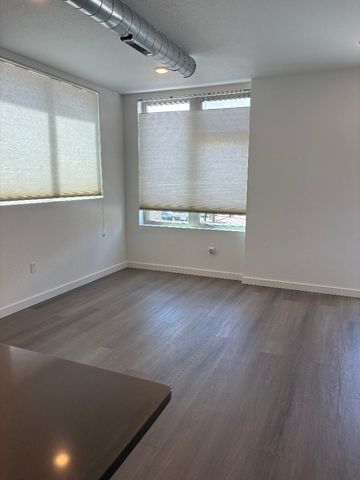 327 Platinum Street SW, Albuquerque, NM 87102