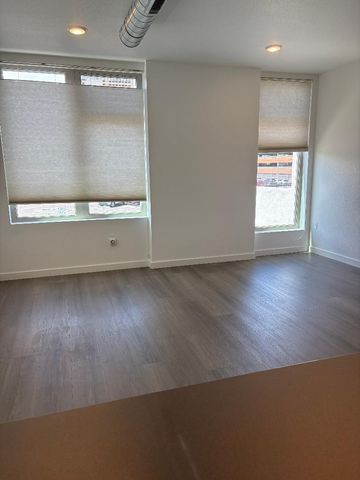 327 Platinum Street SW, Albuquerque, NM 87102