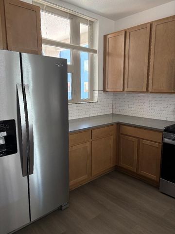 327 Platinum Street SW, Albuquerque, NM 87102