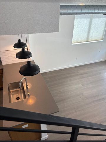 327 Platinum Street SW, Albuquerque, NM 87102