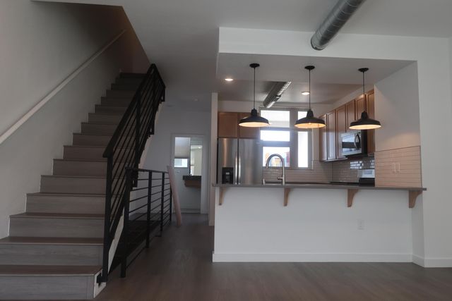 327 Platinum Street SW, Albuquerque, NM 87102