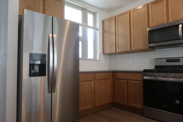 327 Platinum Street SW, Albuquerque, NM 87102