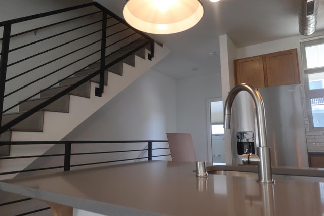 327 Platinum Street SW, Albuquerque, NM 87102