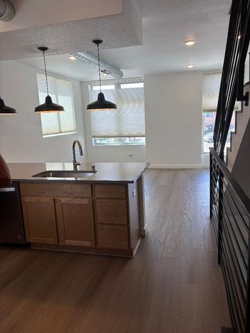 327 Platinum Street SW, Albuquerque, NM 87102