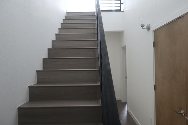 327 Platinum Street SW, Albuquerque, NM 87102