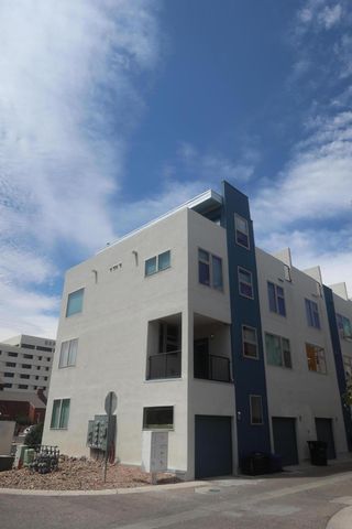 327 Platinum Street SW, Albuquerque, NM 87102