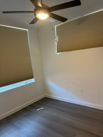 327 Platinum Street SW, Albuquerque, NM 87102