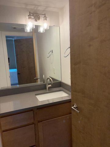 327 Platinum Street SW, Albuquerque, NM 87102