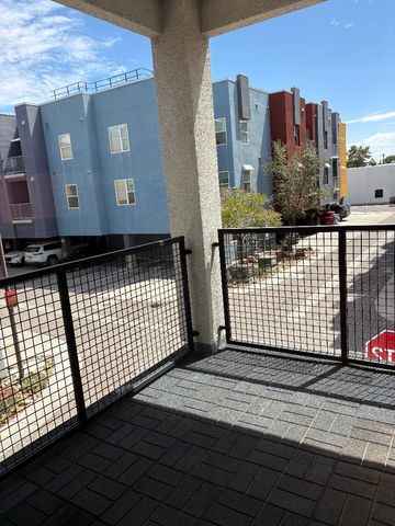 327 Platinum Street SW, Albuquerque, NM 87102