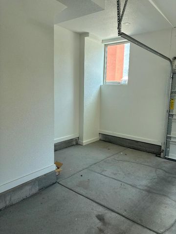 327 Platinum Street SW, Albuquerque, NM 87102