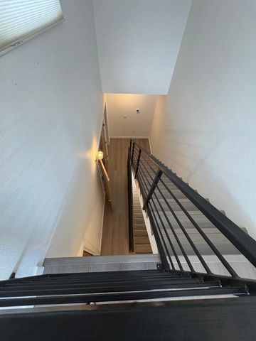 327 Platinum Street SW, Albuquerque, NM 87102