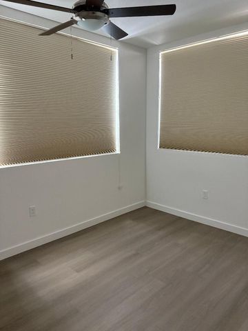 327 Platinum Street SW, Albuquerque, NM 87102