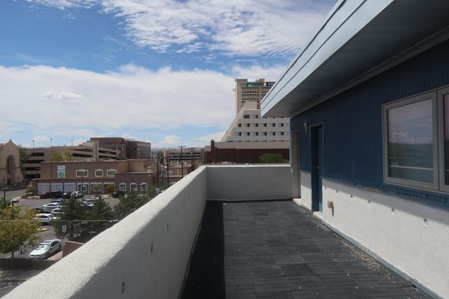 327 Platinum Street SW, Albuquerque, NM 87102