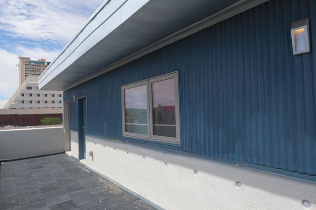327 Platinum Street SW, Albuquerque, NM 87102
