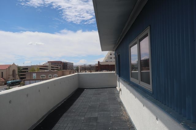 327 Platinum Street SW, Albuquerque, NM 87102