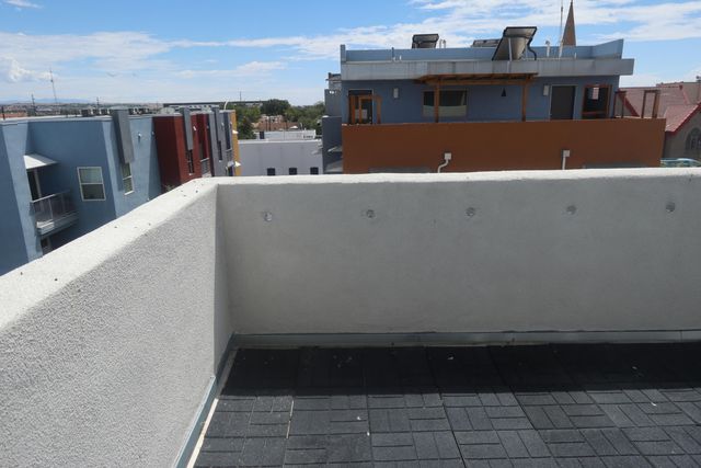 327 Platinum Street SW, Albuquerque, NM 87102