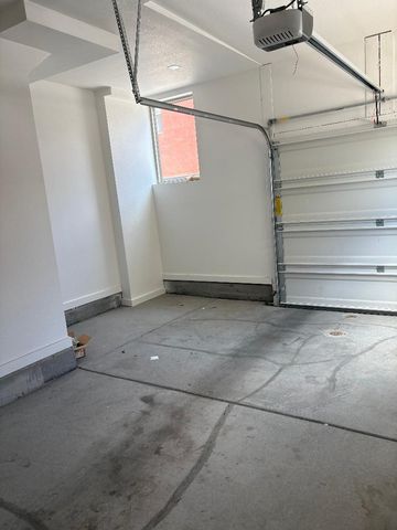 327 Platinum Street SW, Albuquerque, NM 87102