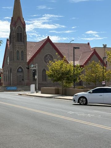 327 Platinum Street SW, Albuquerque, NM 87102